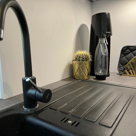 Designapartment Blue Sky -55M2-Free Parking & Wifi Graz Bagian luar foto