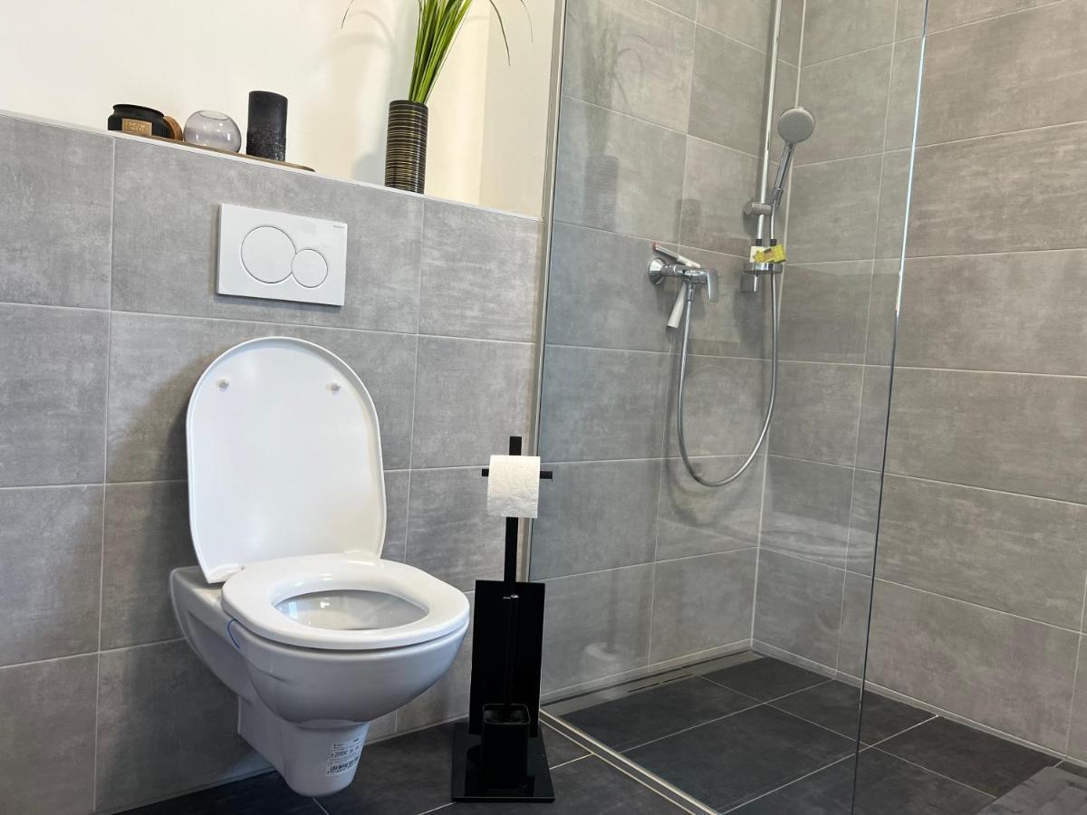 Designapartment Blue Sky -55M2-Free Parking & Wifi Graz Bagian luar foto